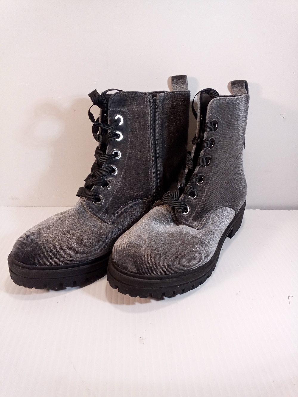 Mossimo Supply Co. Women’s Gray Velvet Sz 6 Combat Ankle Boots Lace Up Side Zip